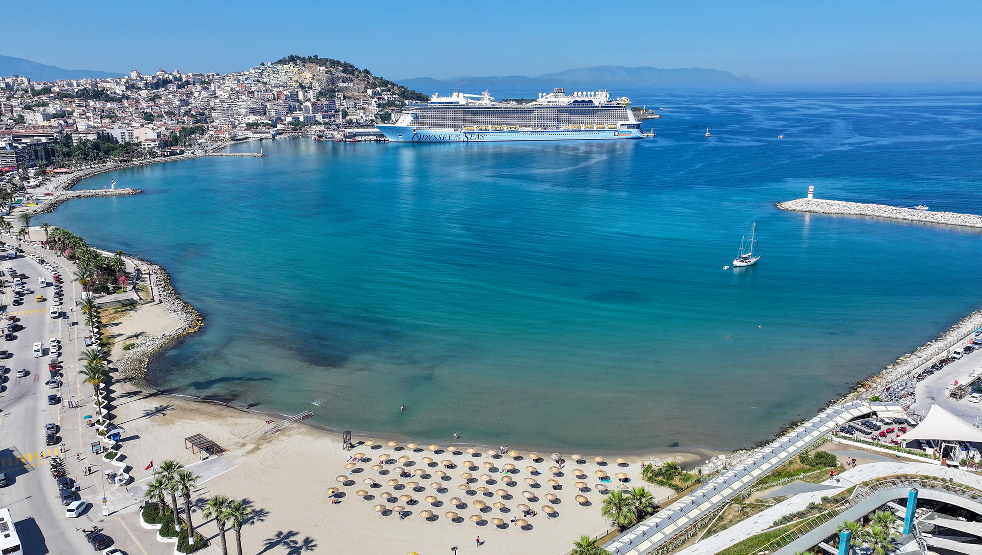 Kuşadası | Gezilecek Yerler, Plajlar, Sisam Feribotu